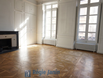 Appartement 4 pièce(s) 123.18 m²à louer Lyon-2e-arrondissement