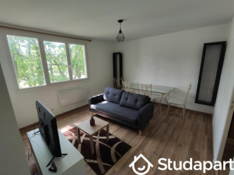 Appartement 1 pièce(s) 11 m²à louer Sainte-genevieve-des-bois