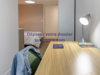 Maison a louer bron - 16 pièce(s) - 356.84 m2 - Surfyn