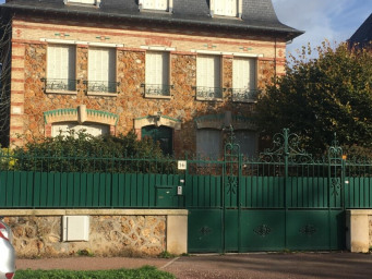 Maison a louer courbevoie - 9 pièce(s) - 220 m2 - Surfyn