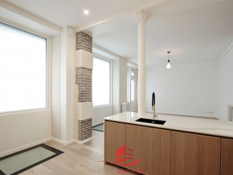 Appartement a louer paris-18e-arrondissement - 3 pièce(s) - 113 m2 - Surfyn