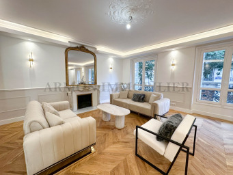 Appartement a louer paris-9e-arrondissement - 5 pièce(s) - 150 m2 - Surfyn