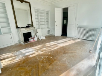 Appartement a louer paris-10e-arrondissement - 5 pièce(s) - 159 m2 - Surfyn