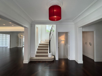 Maison a louer paris-7e-arrondissement - 11 pièce(s) - 402.78 m2 - Surfyn