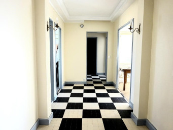 Appartement a louer lyon-7e-arrondissement - 4 pièce(s) - 107 m2 - Surfyn