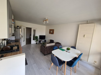 Appartement a louer  - 6 pièce(s) - 102.94 m2 - Surfyn