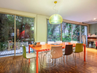Maison a louer paris-10e-arrondissement - 10 pièce(s) - 350 m2 - Surfyn