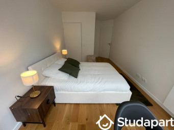 Appartement 1 pièce(s) 10 m²à louer Puteaux