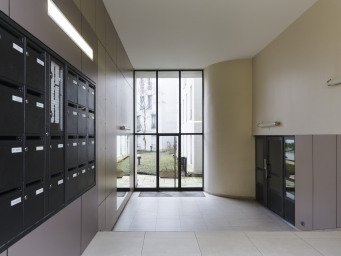 Appartement 3 pièce(s) 64 m²à louer Paris-18e-arrondissement