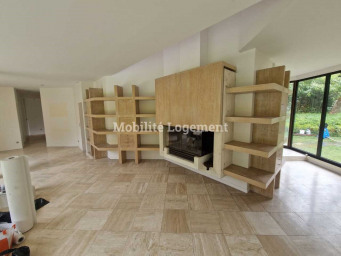 Maison a louer  - 6 pièce(s) - 231.38 m2 - Surfyn