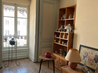 Appartement 300 150 € - 61 m²