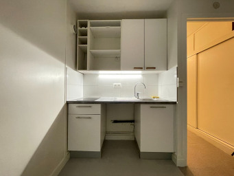 Appartement a louer paris-18e-arrondissement - 2 pièce(s) - 30 m2 - Surfyn