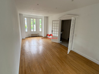 Maison a louer paris-17e-arrondissement - 5 pièce(s) - 94 m2 - Surfyn