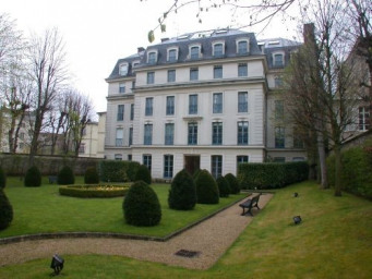 Appartement 4 pièce(s) 99.4 m²à louer Saint-germain-en-laye