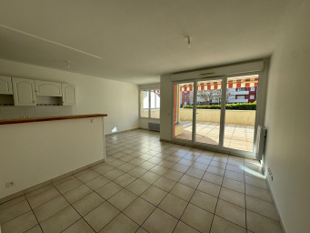 Appartement a louer bourgoin-jallieu - 2 pièce(s) - 49 m2 - Surfyn