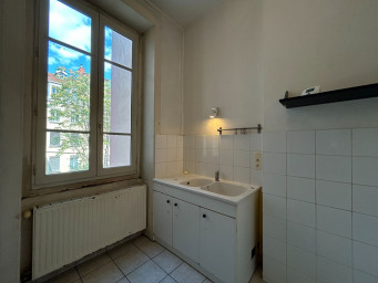Appartement a louer lyon-6e-arrondissement - 2 pièce(s) - 68 m2 - Surfyn