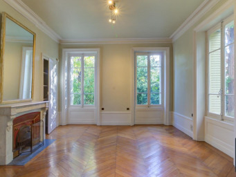 Maison a louer tassin-la-demi-lune - 9 pièce(s) - 180 m2 - Surfyn