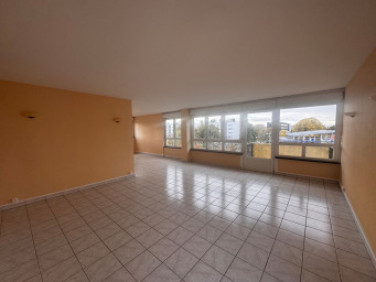 Appartement 5 pièce(s) 106 m²à louer Mont-saint-aignan