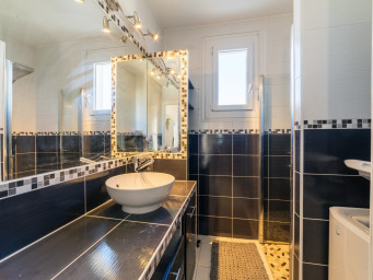 Appartement a louer lyon-8e-arrondissement - 4 pièce(s) - 72.4 m2 - Surfyn