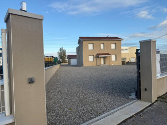 Maison a louer saint-priest - 6 pièce(s) - 170 m2 - Surfyn