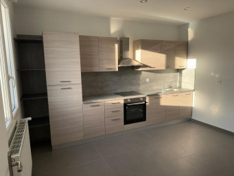 Maison a louer saint-priest - 6 pièce(s) - 170 m2 - Surfyn