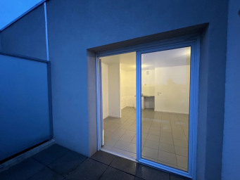 Appartement a louer decines-charpieu - 3 pièce(s) - 68.04 m2 - Surfyn