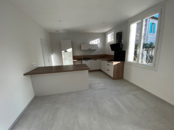 Maison a louer salon-de-provence - 5 pièce(s) - 131 m2 - Surfyn