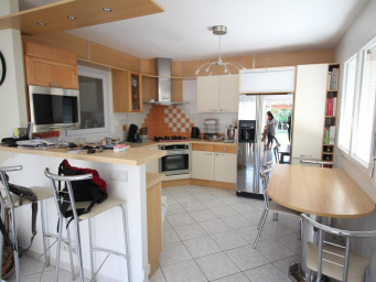 Maison a louer saint-martin-d'heres - 4 pièce(s) - 138.49 m2 - Surfyn