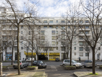 Appartement a louer paris-18e-arrondissement - 3 pièce(s) - 64 m2 - Surfyn