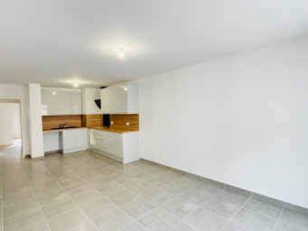 Appartement a louer  - 3 pièce(s) - 70 m2 - Surfyn