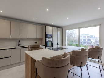 Maison a louer paris-17e-arrondissement - 8 pièce(s) - 170 m2 - Surfyn