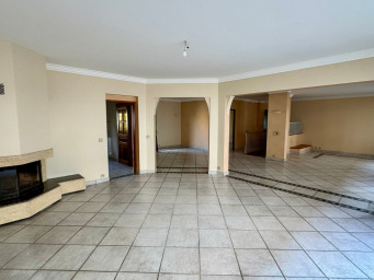 Maison a louer aix-en-provence - 5 pièce(s) - 202 m2 - Surfyn