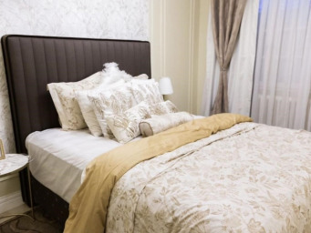 Maison a louer paris-20e-arrondissement - 5 pièce(s) - 250 m2 - Surfyn