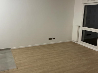 Appartement a louer saint-cyr-l'ecole - 1 pièce(s) - 31.67 m2 - Surfyn