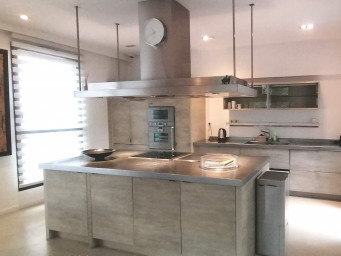 Maison a louer paris-15e-arrondissement - 10 pièce(s) - 465 m2 - Surfyn