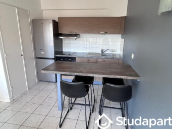 Maison a louer - 2 pièce(s) - 56 m2 - Surfyn