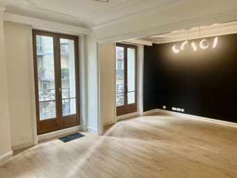 Appartement a louer paris-18e-arrondissement - 5 pièce(s) - 81.48 m2 - Surfyn