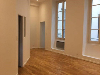 Appartement 2 pièce(s) 61 m²à louer Lyon-2e-arrondissement