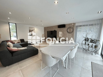 Maison a louer marseille-16e-arrondissement - 7 pièce(s) - 203.6 m2 - Surfyn