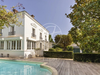 Maison a louer rueil-malmaison - 8 pièce(s) - 238.79 m2 - Surfyn