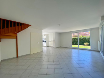 Maison a louer - 6 pièce(s) - 104 m2 - Surfyn