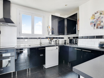 Appartement a louer paris-18e-arrondissement - 3 pièce(s) - 72 m2 - Surfyn