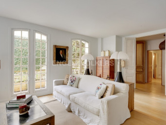 Maison a louer paris-7e-arrondissement - 7 pièce(s) - 260 m2 - Surfyn