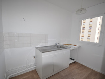 Appartement a louer saint-ouen-l'aumone - 2 pièce(s) - 42.2 m2 - Surfyn