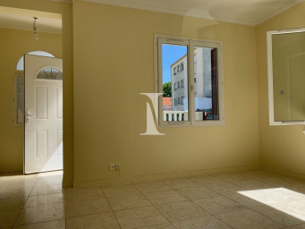 Maison a louer paris-1er-arrondissement - 4 pièce(s) - 56.36 m2 - Surfyn