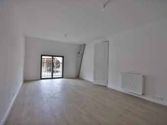 Maison a louer plaisir - 4 pièce(s) - 109 m2 - Surfyn