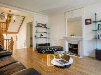 Maison a louer paris-17e-arrondissement - 8 pièce(s) - 260.55 m2 - Surfyn
