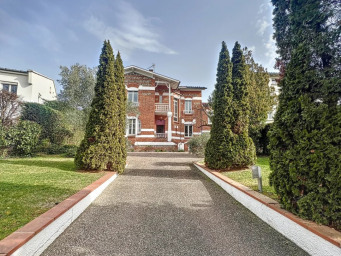 Maison a louer toulouse - 7 pièce(s) - 219.54 m2 - Surfyn