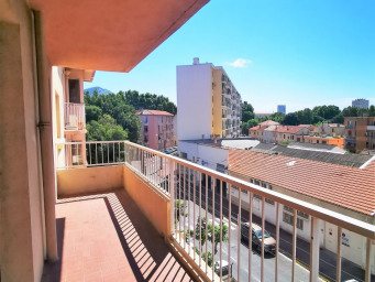 150 annonces de location d appartements avec ascenseur a toulon 83 seloger com