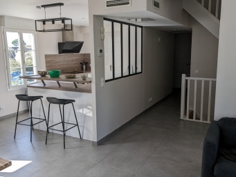 Maison a louer - 10 pièce(s) - 205 m2 - Surfyn